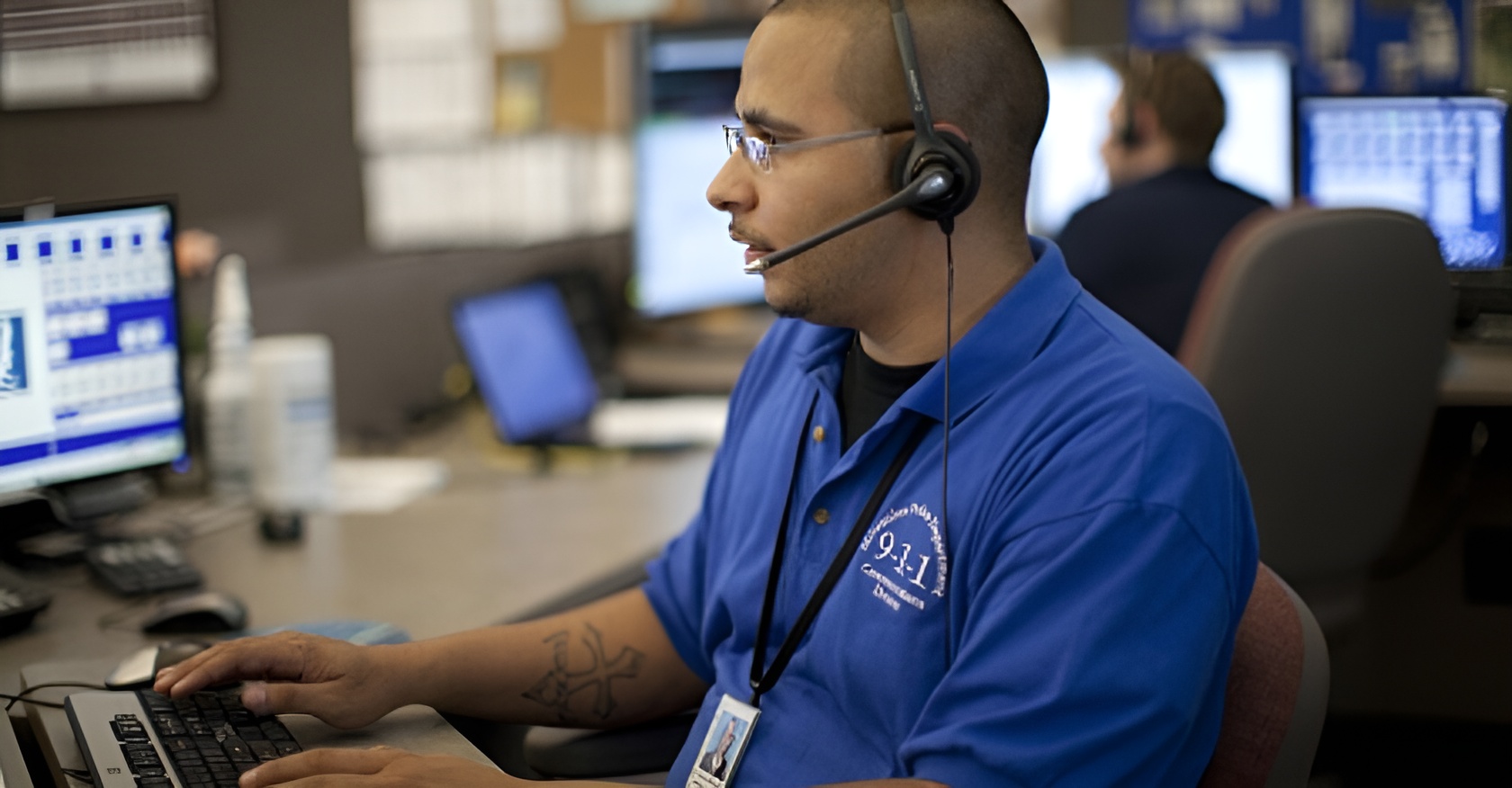 911 call forensic audio enhancement services to clarify emergency call recordings, improve speech intelligibility, and support legal case review